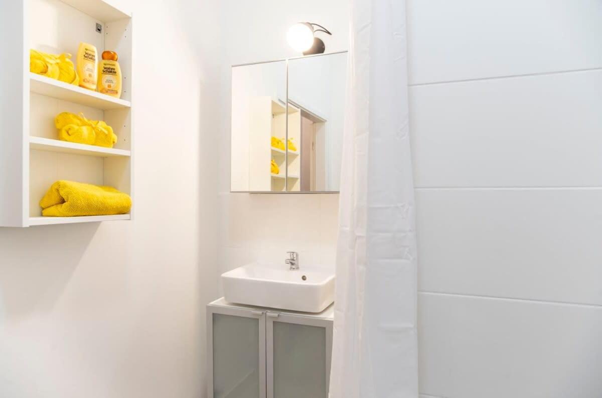 Modern 2 Bedroom Apartment In Berlin Schoeneberg Exterior photo
